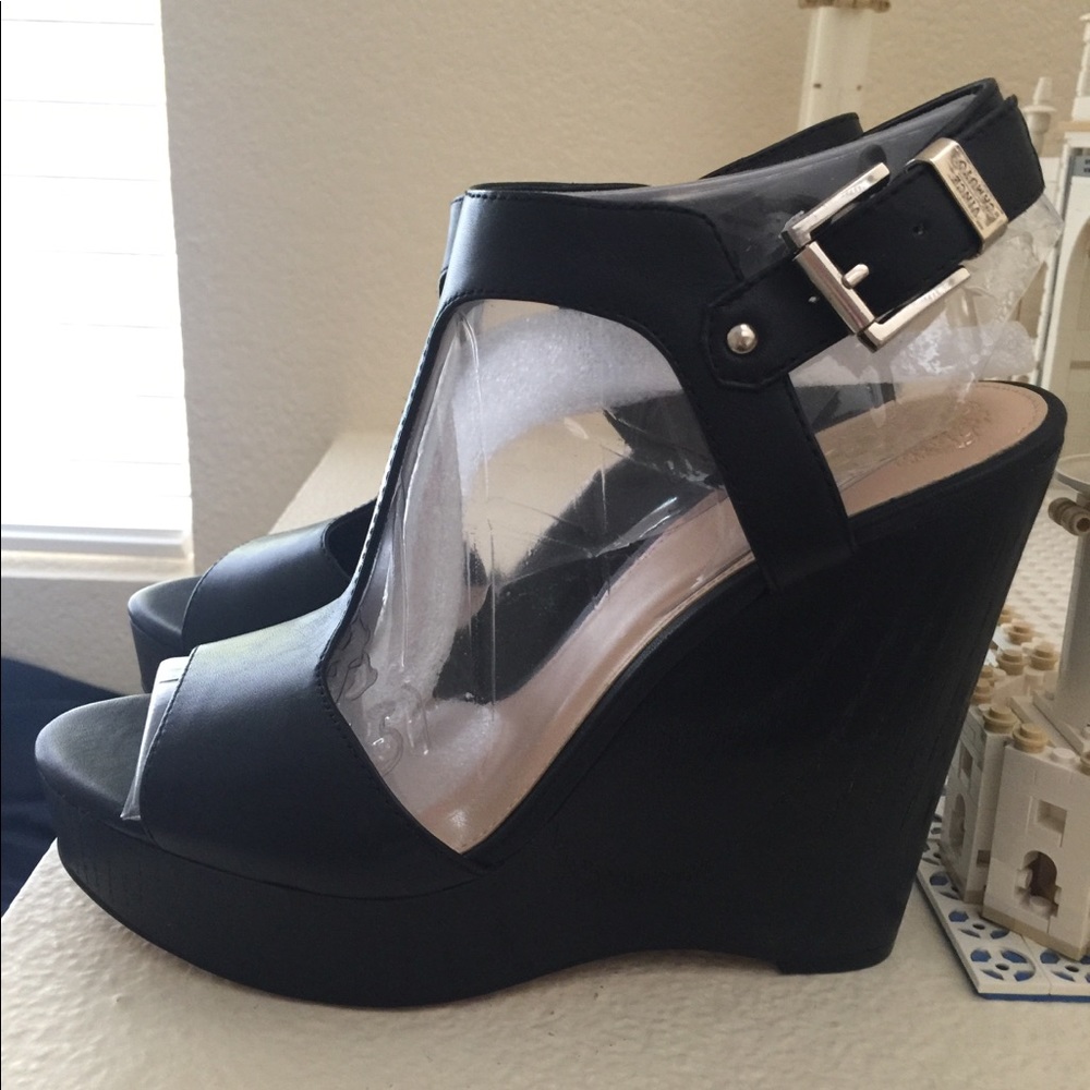 Vince Camuto 5 inch leather wedge sandal-black
